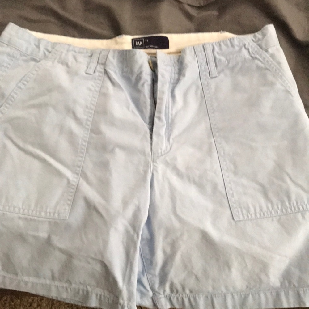 GAP shorts
